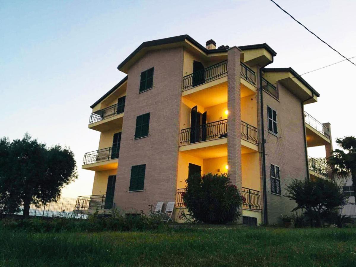 La Collina Di Emma Massignano Exterior foto